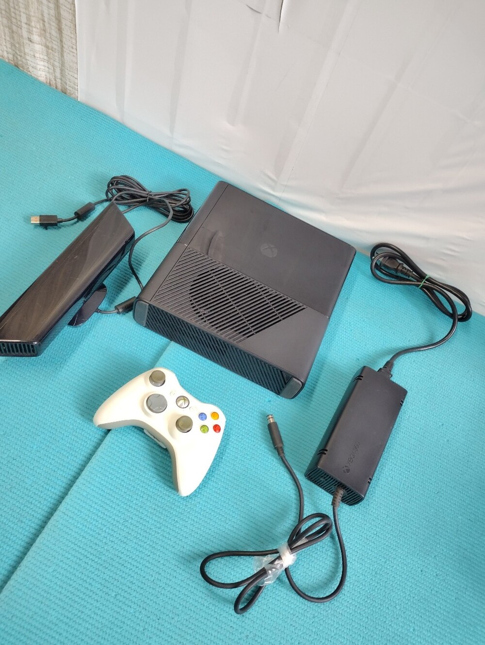Microsoft XBOX 360 Console - Kinect Camera Sensor - Picture 11 of 11